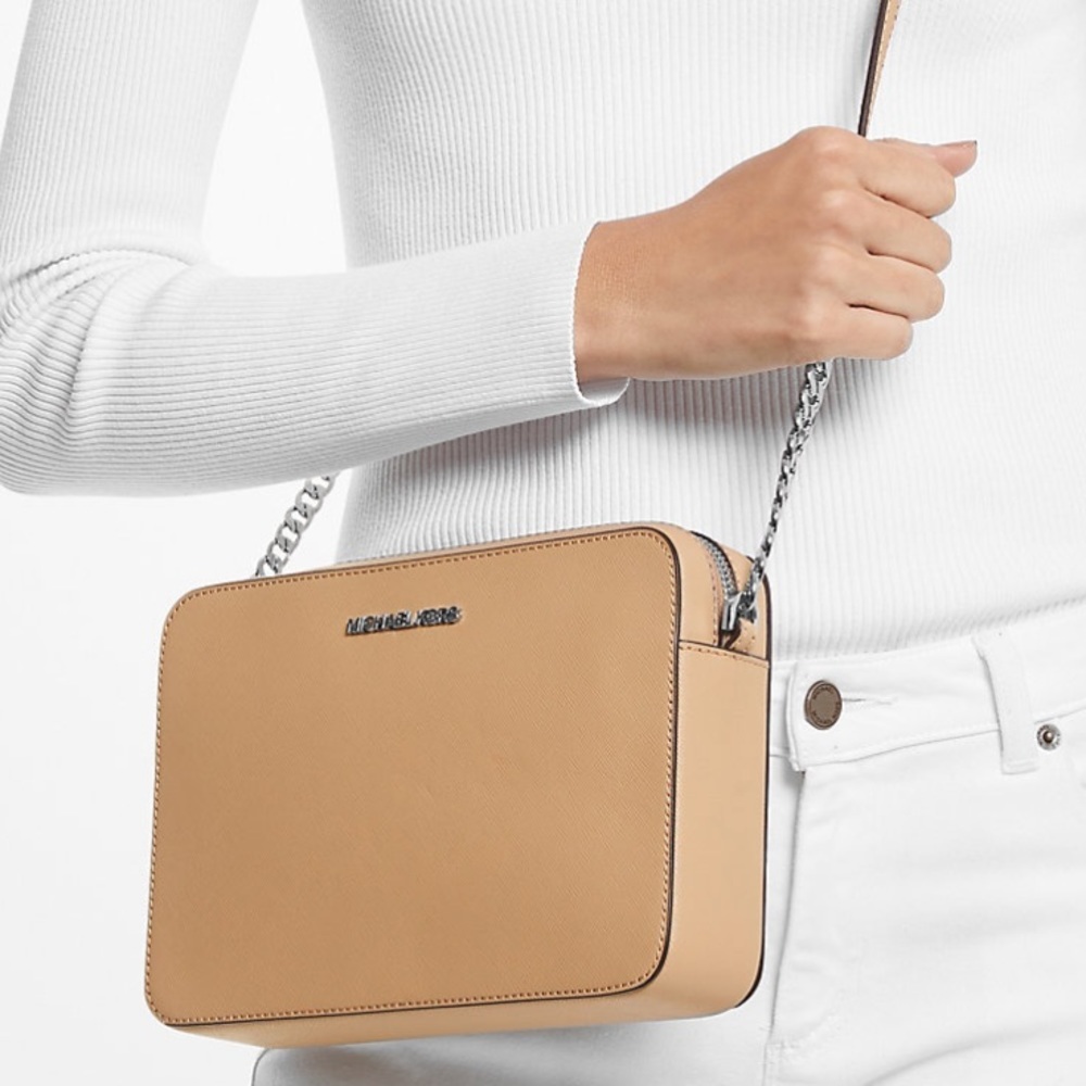 Michael Kors Jet Set Item Large East West Zip Crossbody Leather Camel
NWT